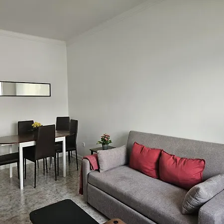 Light Spacious * Almada