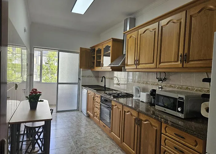 Light Spacious * Almada