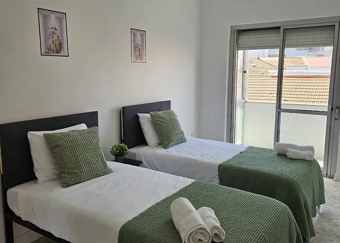 Daire Light Spacious Almada