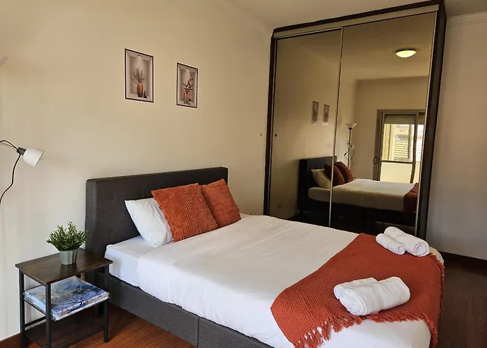 Light Spacious * Almada