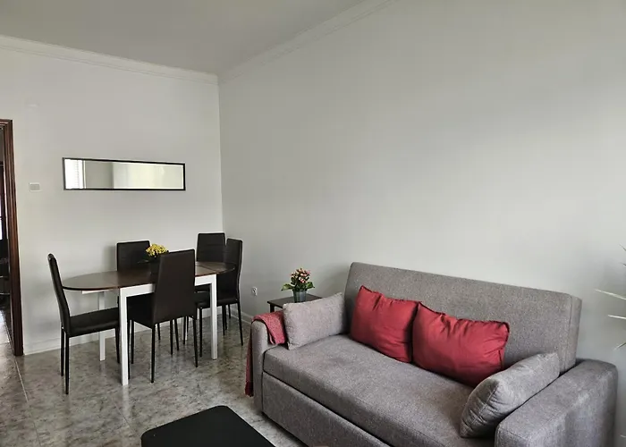 Light Spacious * Almada